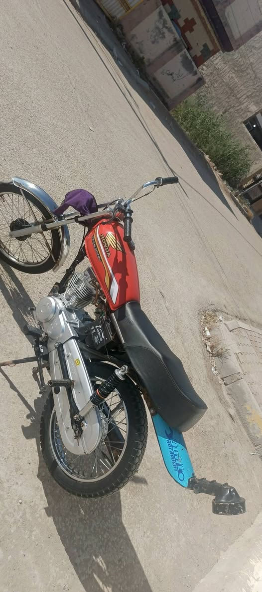 نامه للبيع او مراوس اوراق سكنر غراضه 25 شاصي 23 حلوه وكاعده شراي بي خير ويدلل موجود عل خاص ولي حاب هاذه يتصل  رقمي  ***********
