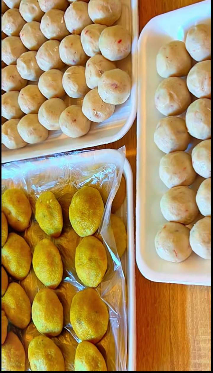 يتوفر كبه برغل 30ب15 وكبه تمن 30اب 10 ولحم عجينه 30ب15 ومني بيزا 30ب15 وكليجه حسب  الطلب للحجز العنوان تكريت الزهور ***********
