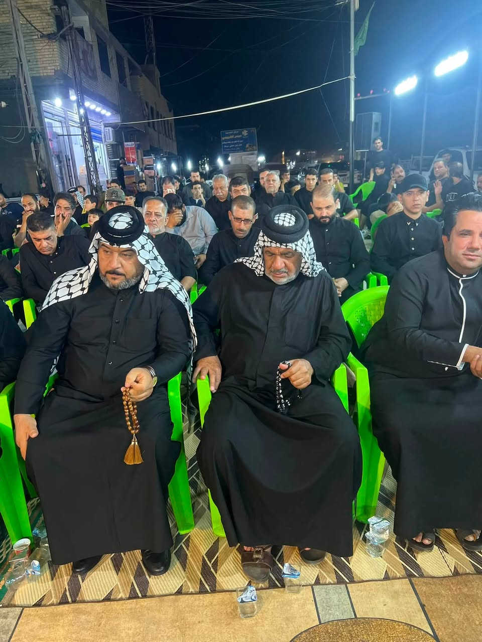ختام مجلس  عزاء الامام الحسين (ع) 
 اليله الثانيه والاخيره 

بحضور الناعي سيد حسن البخاتي 

الهندسه الصوتيه مؤسسه الجزائري
المهندس الصوت المايسترو عقيل الجزائري
للحجز 
***********
