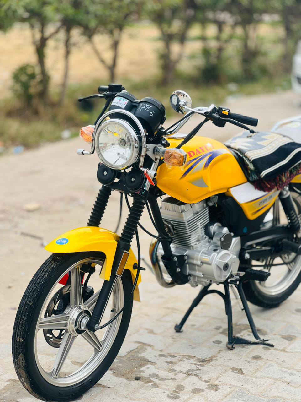 سلام عليكم دايون عضم لون ليموني موديل 22اوراق اصولي بسمي متواجد خاص *********** وتساب
فقط
