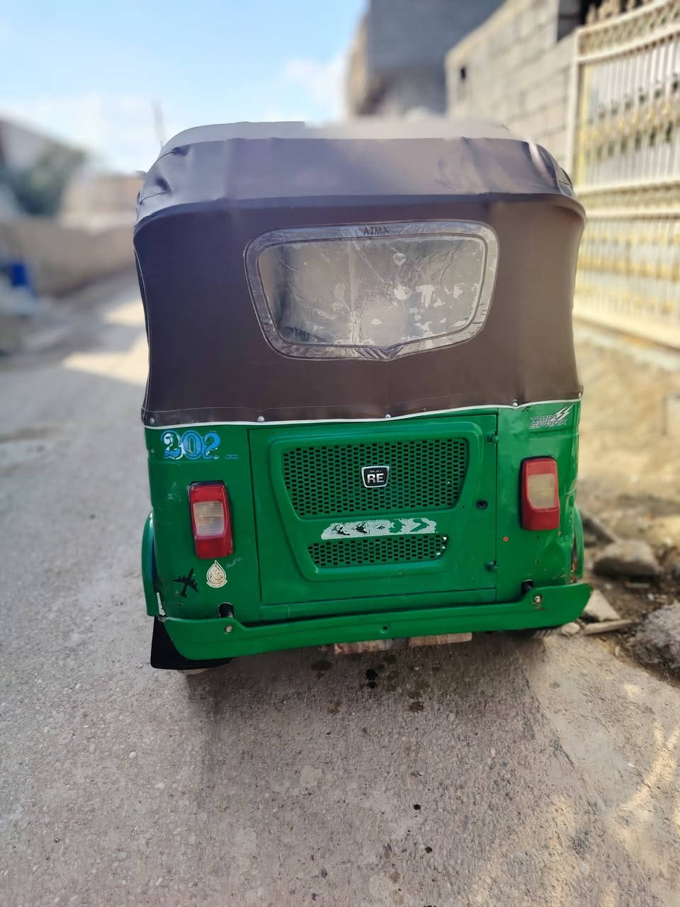 سلام عليكم تكتك للبيع موديل ٢٠٢١ السعر ٦٧٠٠ وبي مجال مكاني ديالى بعقوبه واي استفسار على الرقم (***********)
