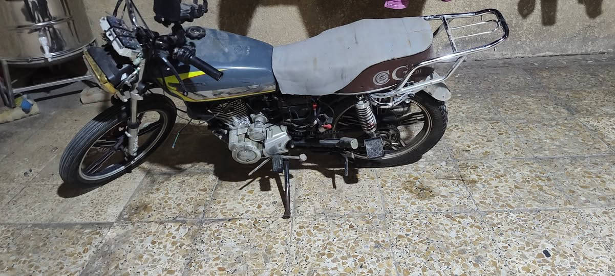 دراجة سونك 5 كير موديل 24
محرك 150 الدراجة شغالة بيهة كم شغل ناقصة الكفر الصفح والجاملغ الامامي والكهربائيات السعر 300 وبيها مجال مكاني بغداد العبيدي
للتواصل : ***********
