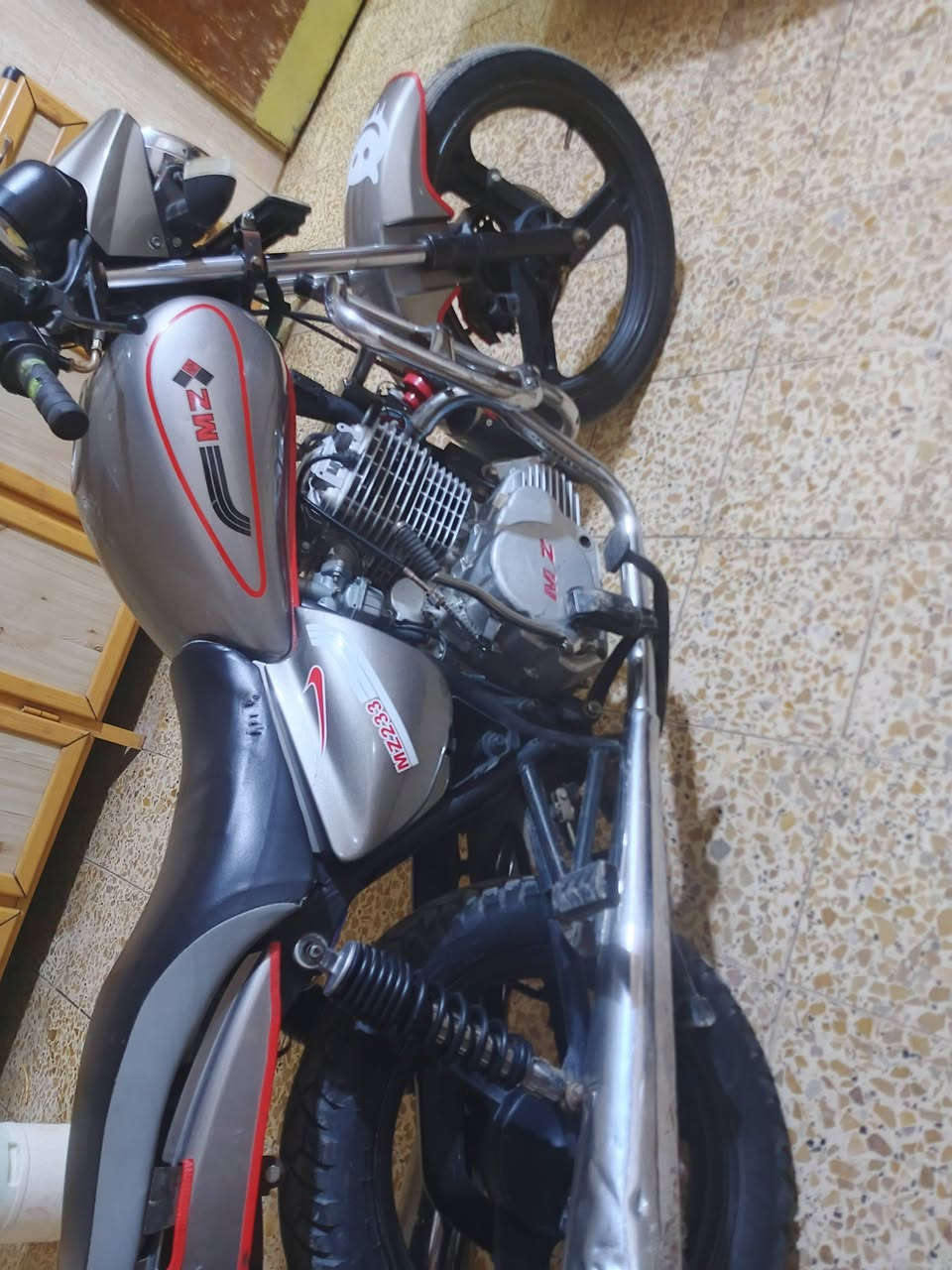 سلام عليكم موطور MZللبيع موديل 20 محرك223مكفول سعر 1300وبي مجال المكان صلاح الدين قضاء دجيل الاستفسار عل رقم ***********المو شراي لاتتصل ولا تكسر بسعره
