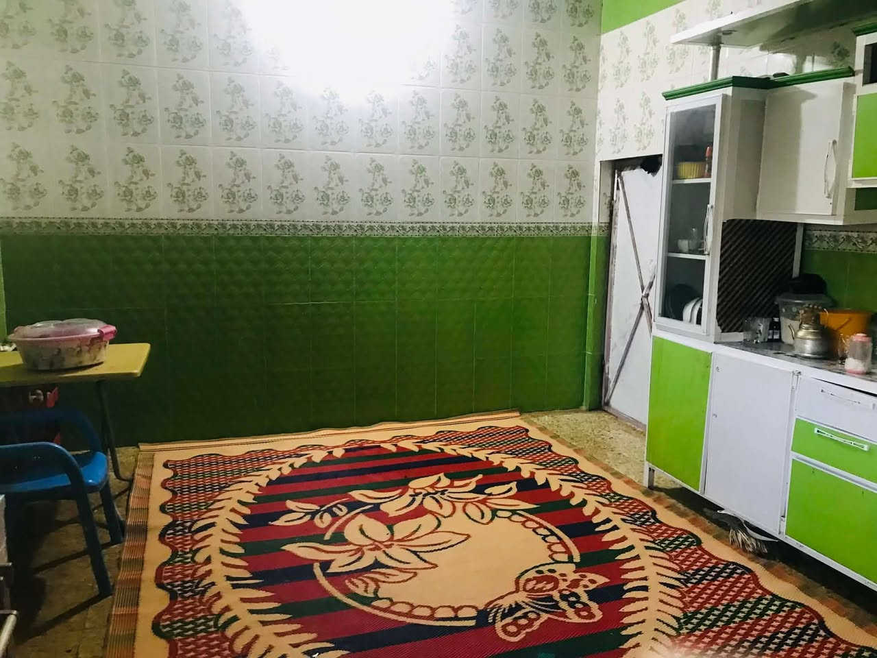 السلا عليكم بيت بحي الحكيم البيت مساحته ٢٩٥ متر ١٣ في ٢٣ نزال يتكون من طابق واحد غرفتين نوم خمسة ونص في اربع امتار ، استقبال سبعة ونص في اربعة وربع كراج يدخل فيه سيارتين ، البيت واقع بين شارع الميناء وشارع الحولي قريب على الحولي بمسافة ٣٠ متر زراعي  سند ٢٥ السعر ٦٦ وبي مجال للشراي


**إذا كنت صاحب هذا الإعلان وتريد حذفه لأي سبب، رجاءا أرسل رسالة إلى الدعم الفني**