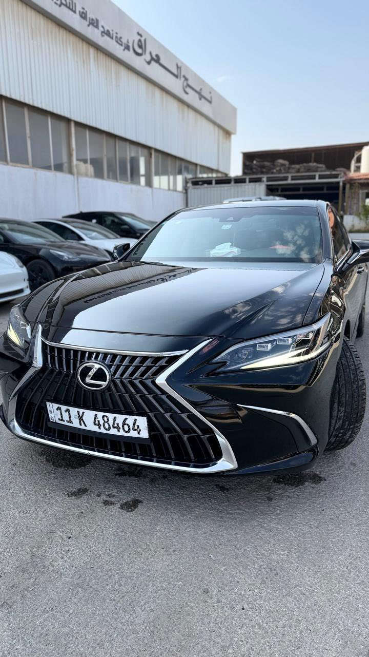 سلام عليكم
لكزس ES300 2024 

نوع الضرر : بنيد

المحرك: 4 سلندر سعة 2.5 لتر

 • نوع النظام: هايبرد (بنزين + كهرباء)

 • القوة الكلية: حوالي 215 حصان

 • ناقل الحركة: أوتوماتيك E-CVT

 • نظام الدفع: دفع أمامي (FWD

 • مقاعد جلد فاخرة

 • نظام صوت Mark Levinson (في بعض الفئات)

 • شحن موبايل لاسلكي

 • Apple CarPlay و Android Auto

 • تحكم كهربائي بالمقاعد مع تبريد وتدفئة

• فتحة سقف

 • مرايا كهربائية مع طي تلقائي

السعر 260وبيها مجال بسيط 

 للتواصل والاستفسار على الواتساب 

***********
