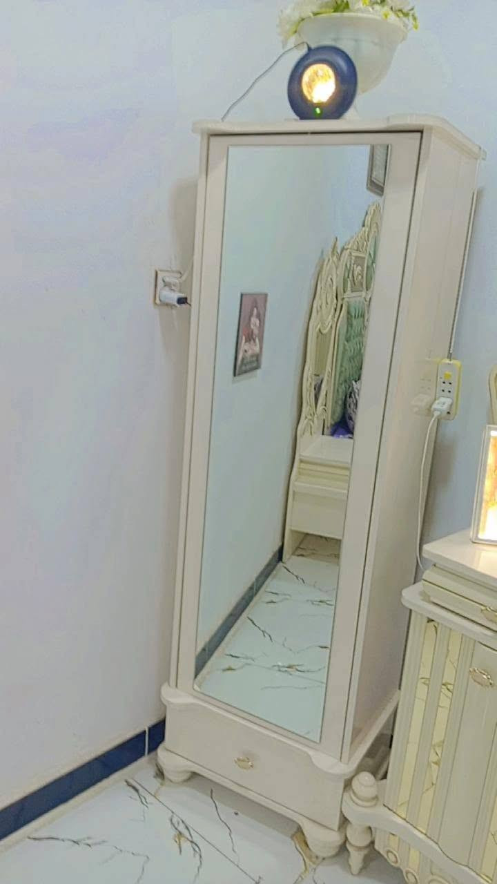 غرفه تركي نضيفه.سعر 900 بيه مجال قليل  10 قطع مخزن سلايت جوا جربايه ومخزن صوج لامه غرفه ضخمه كربلاء شارع لمدرسي قرب لحولي ***********
