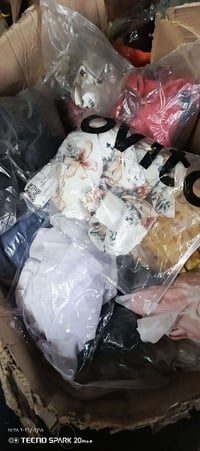 ٢٥ قطعة • ملابس • أحذية