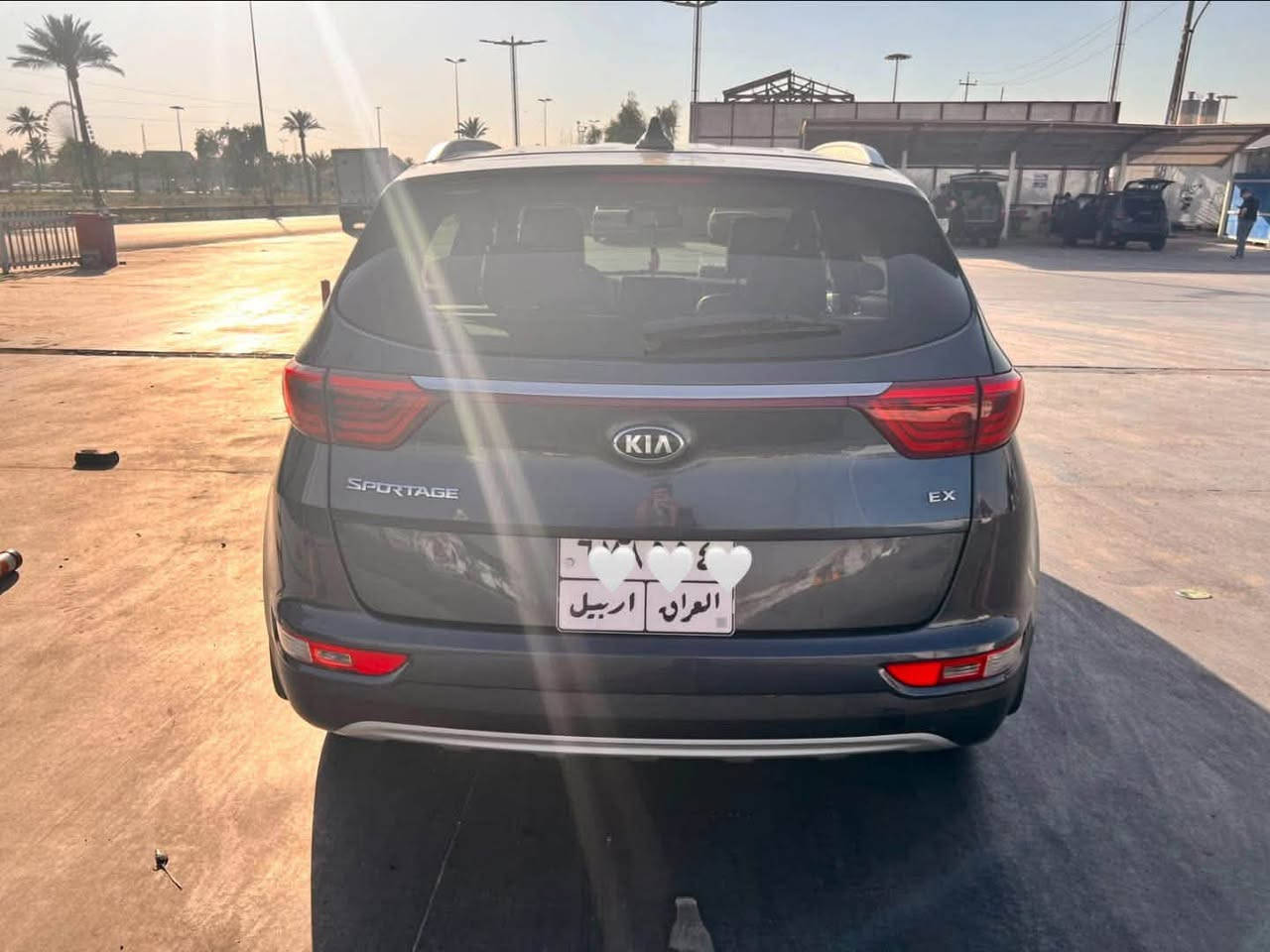 السلام عليكم كيا سبورتج أمريكي
موديل ٢٠١٩ ماشيه 82 ألف 
مواصفات EX فول عدا الفتحه  ✅
راداد حساس امامي خلفي 
حلوه ونظيفه السياره استخدام شخصي ع أيدي 
حساس خلفي أمامي كشنات جلد بصمه تشغيل 

وباسمي السياره 

فقط تبديل جاملغ امامي بدون ايرباك 

مكاني بغداد : *********** 

السعر :١٦٢ وبيها مجال
