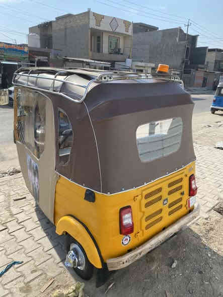 السلام عليكم 
تكتك موديل 18
جاهزه من كلشي وتعمير جديد نصبه تخبل احله من ال20

أوراق أوراق 📝🗣️

دوشمه سفريات تخم كبات وتايرات سيبايه جادر برده زنون  كهربائيات كله جديد 

تكتك مصروف عليه هواي تاخذه كبل للشارع متذب عليه 
مكينه خير من الله 
مكاني بغداد _المحموديه 🤎🤝
السعر3500وبيه مجال للشراي 
***********
***********
