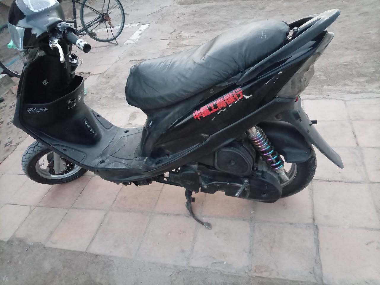 السلام وعليكم دراجه ماكس عدله دراجه جاهزه كهربايات كله شغاله ما نقصه شي مكينه ناعمه لا تنقص ولا تبخر سعر 650بيه مجال مكاني القرنه يم لمحكمه شراي يجي خاص ***********
