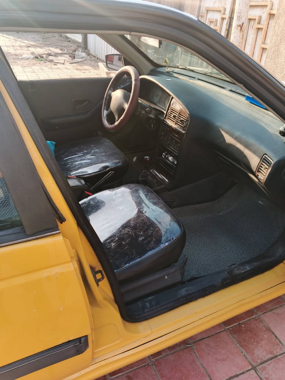 سلام عليكم للبيع مديل 2015 صدر امامي خلفي جديد كير مكفول محرك بي تنقيص كليل.لهلالات خلفيه معمره ودوسه يم سايق معمره  دوشمه جديده سعر 46 ***********
