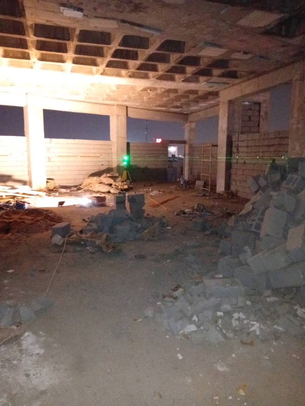 حفر تنزيل بوري كعرباء تسليك تشطيب في كل انحاء البصره شرط غلي الليزر كل مايتعلق في الكهرباء التواصل عبر الهاتف او الواتساب وانا خادم كل انحاء البصره 