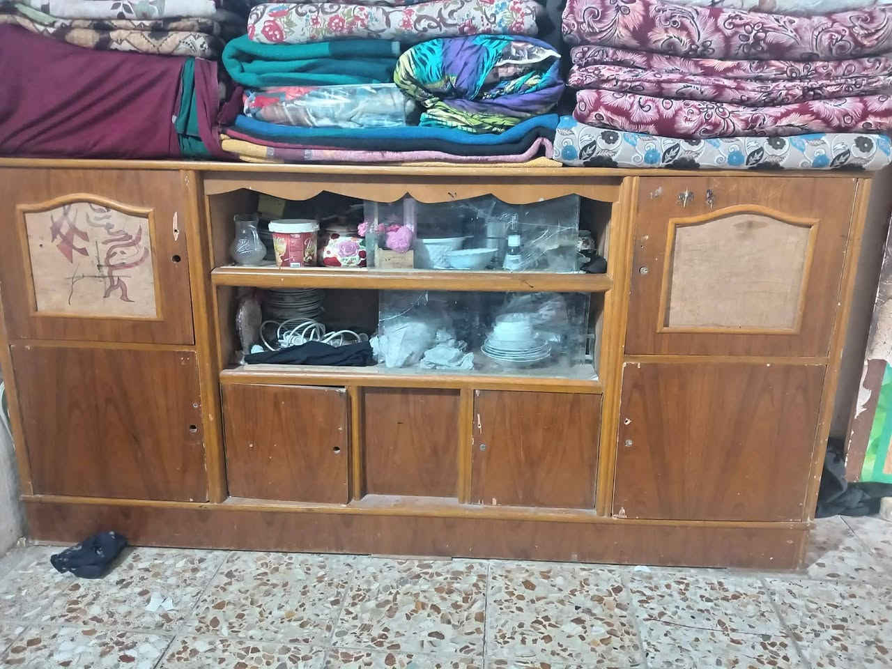 السلام عليكم بوفيات للبيع تسكام بس عايزات ترتيب الجبيره الكنتوريه١٣٥  وبيها مجال والصغيره ١٠٠ وهم بيها مجال مكانهم الكوفه ***********
