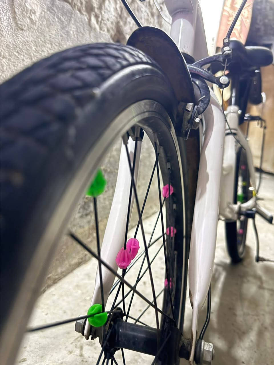 سلام عليكم بايسكل حجم 20 نضيف سعر 60 مكان الزعفرانيه الرقم ***********
