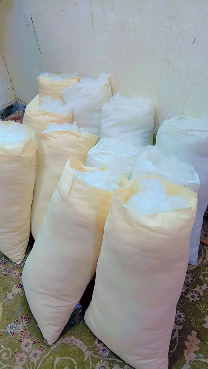 ندافه ومفروشات الزهراء   جانب من أعمالنا أليوم تجديد وأعاده وعمل جودليات مع إضافه قماش شلتات خام وجه للتواصل الاتصال بلرقم ‎***********  او مراسله الصفحه يوجد خدمه توصيل  لاستلام المفروشات وتجديدها
