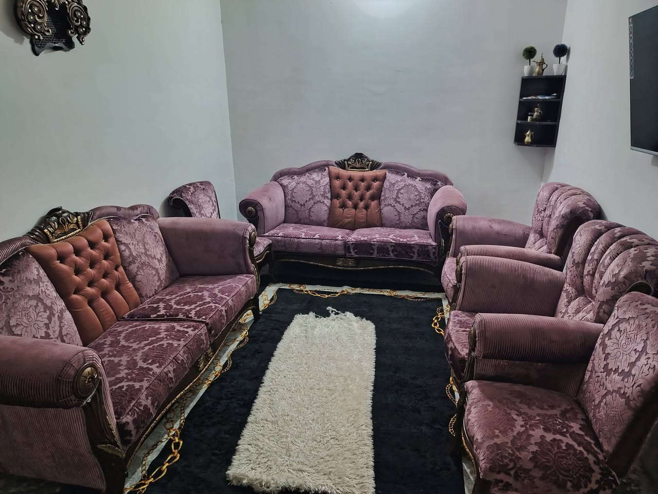 للبيع ١٠ نفر نظيف بدون اي ضرر 
استفسار واتس
***********
