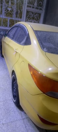 اكسنت 2013 السياره مكفوله ماعدا ربع الجاملغ الامامي وشويه بلبنيد مكينه...