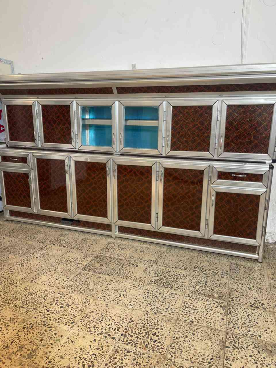 كاونتر المنيوم
قياس ثلاث امتار قطعتين كلش نضيف داخله  سعره ٢٧٥ مكان السيدية اتصال *********** بي واتساب
