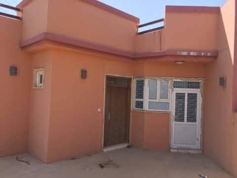 للأيجار
دار ركن رقم ١٧٤٨ في مجمع الزيتون في اربيل طابق واحد ٢٠٠ متر غرفتين نوم مع استقبال وهول داخلي ومطبخ ومجموعتين صحية وحمام وكراج ومنور حول البيت وحديقة... مقابيل حديقة قريب الماركيت وافران الصمون والخدمات كهرباء ٢٤ ساعة وسكيورتي وباصات نقل... البيت فارغ بدون اثاث
مبلغ الايجار ٣٧٥ الف دينار
للمعلومات التواصل او الاتصال على الرقم 
***********
