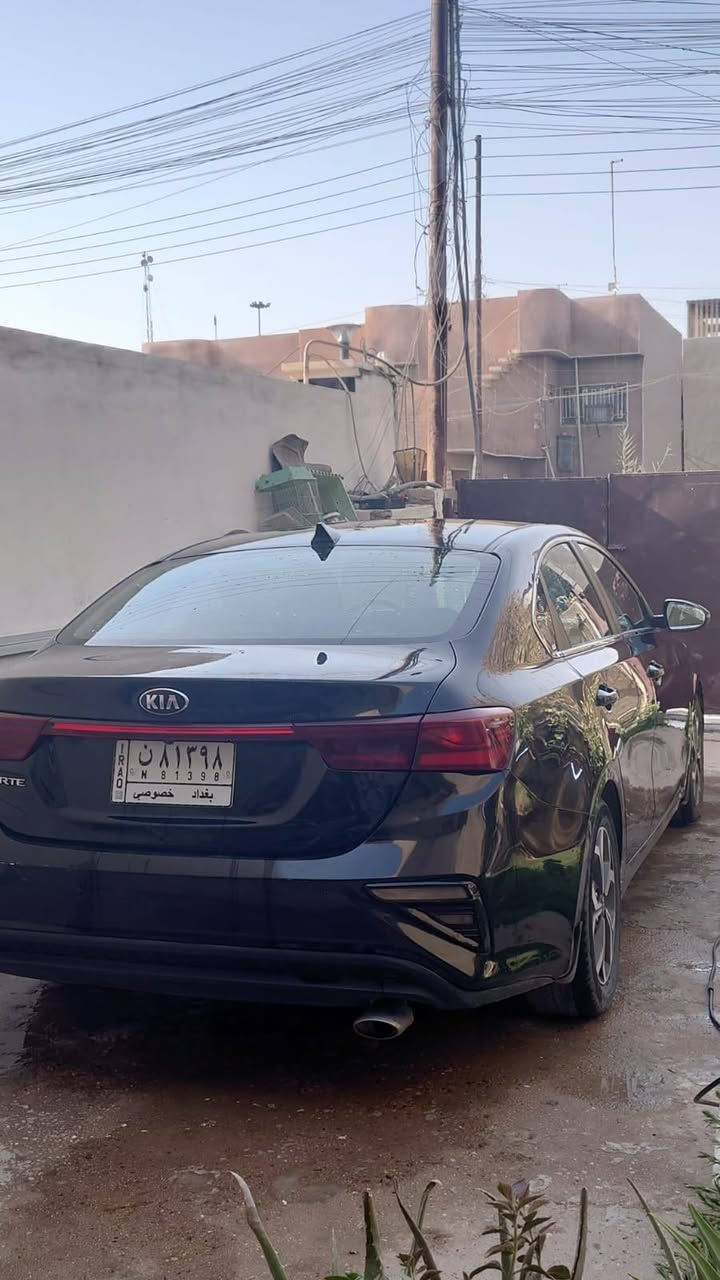 كيا فورتي 2020 وارد كندي
حادثها جاملغ خلفي عكس السائق فقط 
اللون اسود 
رقم بغداد الماني وبأسمي
سويج عدد 2
كشنات تدفئة تبريد
ويل كب 
تدفئة بالستيرن
ماشية 300 الف كم
السعر 138 $ ورقة وبيها مجال للشراي 
للاتصال *********** واتساب 
مكان السيارة :- بغداد حي الخضراء

