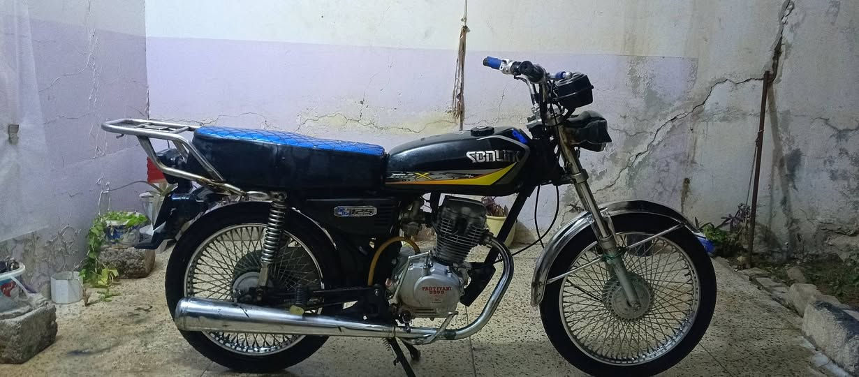 سلام عليكم اخواني ماطور للبيع شغال كامل جاهز عنوان العياضيه سعر 275 بدون اوراق نظافه فول رقم تليفون درهم مراوسه ***********
