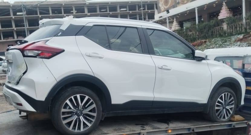 نيسان كيكس موديل 24 فول مواصفات دخول جيد مرقم اربيل قبل اسبوع وارد امريكي الضرر كما موضح في الصورة شرط 
السعر 165 $ السياره رقم حاليا وليس كاتي 
رقم الهاتف *********** العنوان اربيل
