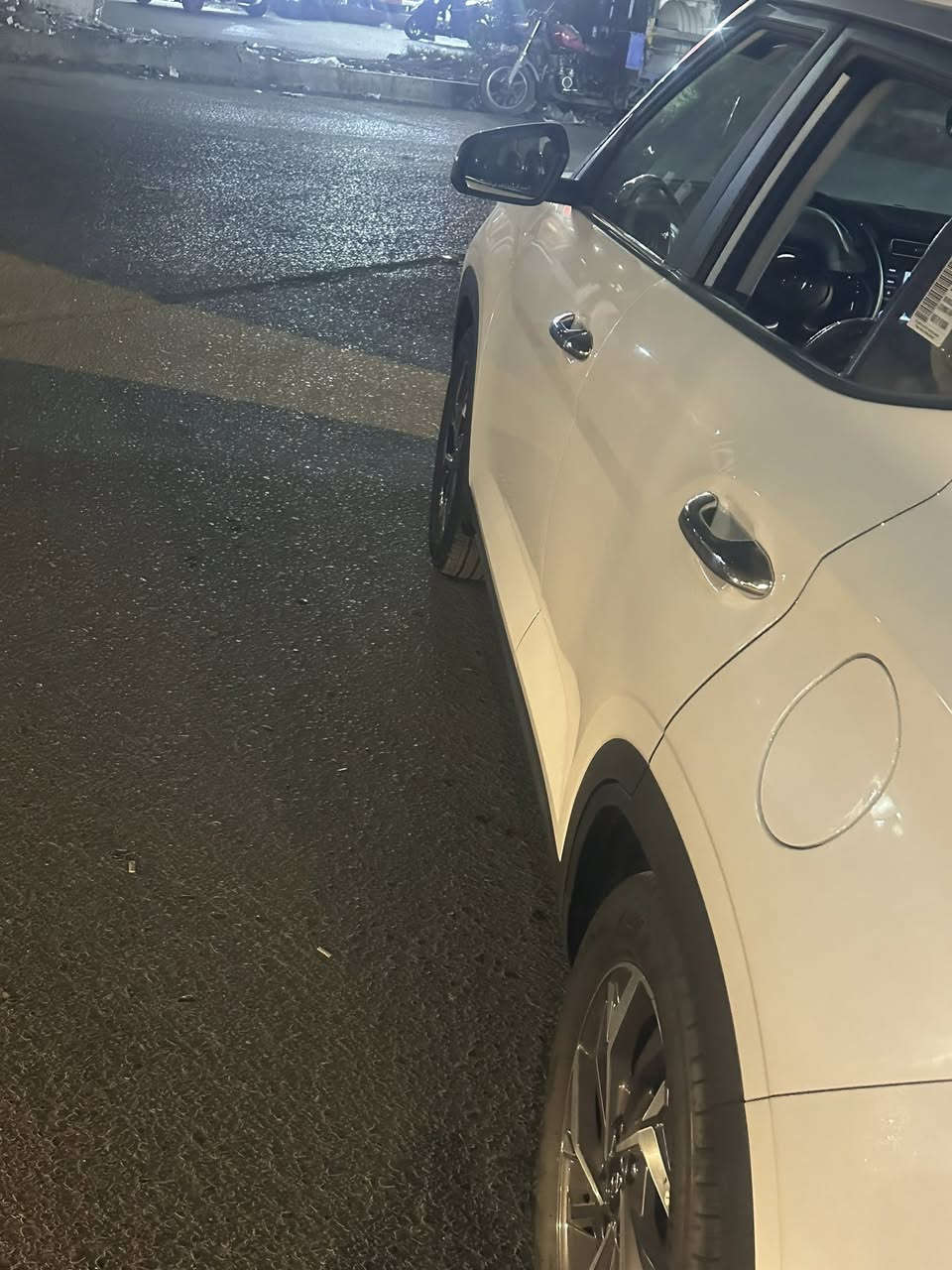 سلام عليكم ورحمة اللة وبركاته هونداي كريتا موديل 2024 سيارة بعدة زيرو ماشيةً8000مكفولة من كلشي سيارة جديدة الرقم تلفون ***********مكان سيارة بغداد شارع حيفا
