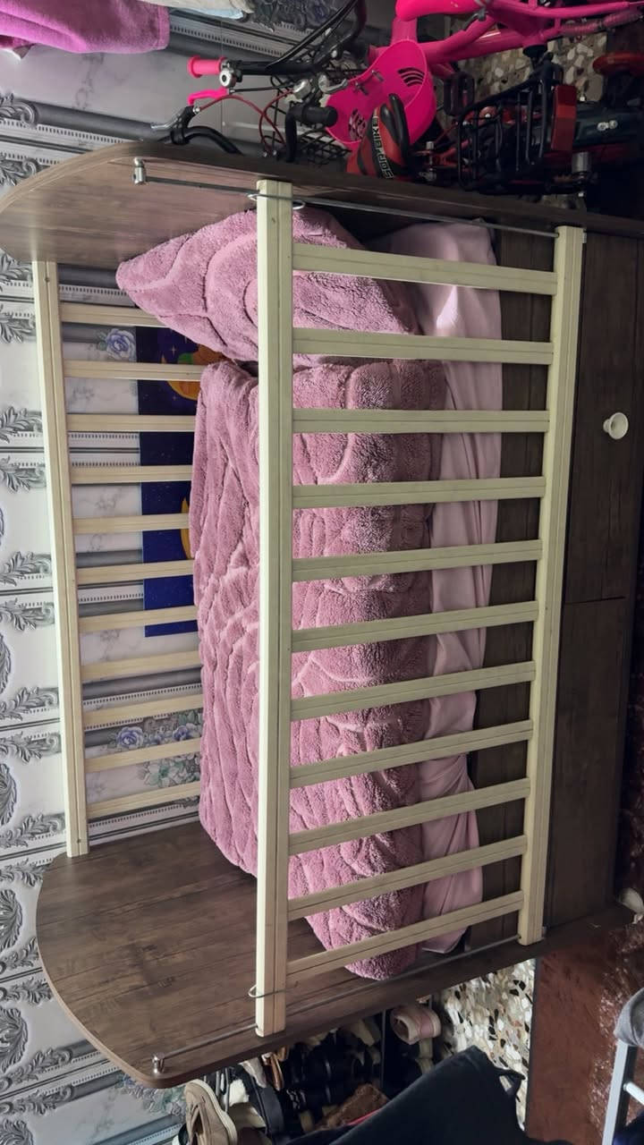 السلام عليكم جرابي عدد 2 سعرهم 80 الف اثنينهم ابيعهم مكاني بغداد ***********
