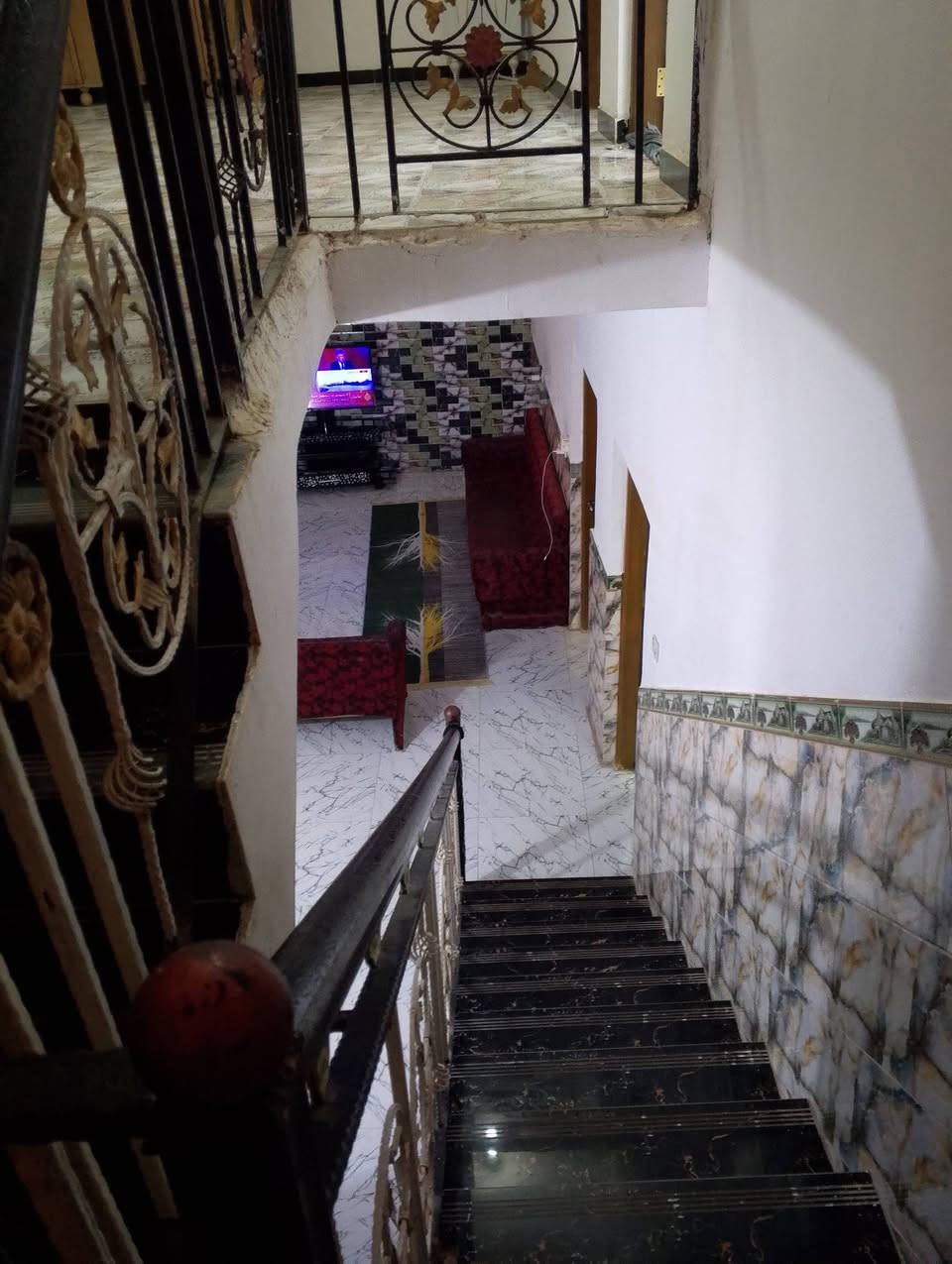 🔰♦️ بيت سكن للبيع ( موقع مميز )♦️🔰 
                    
♦️ الــمنطقة : حي الرضا
 
♦️ الموقع :  ركن على شارع 15 وساحة خضراء ،  قرب شارع 30 تجاري

♦️ الــمسـاحــة  : 200م 
 
♦️يتكون من طابق ونص♦️

⭐يحتوي الطابق الاول  ⭐
 🌿  استقبال  - 🌿مطبخ   - 🌿هول
🌿غرفتين نوم  -🌿  ومجموعة صحيات عدد 2 خارجي وداخلي 

 
⭐يحتوي الطابق الثاني ⭐
🌿هول - 🌿 غرفتين نوم -  🌿وصحيات

التفاوض مع صاحب الدار حصراً 

💸السعر 💸
عـلـق  بكلمة ✨ #تـــم ✨وسيتم ارسال العسر عالخاص 🔥
************************************

❌لــمــعــرفـــة الــمــزيــد ❌
الاتصال على :
📱***********📱

✨🔥مــلاحـظـة 🔥✨
مستعدوووون لعرض كافة العقارات للي يرغب بيع البيت او القطع 💁🏡
