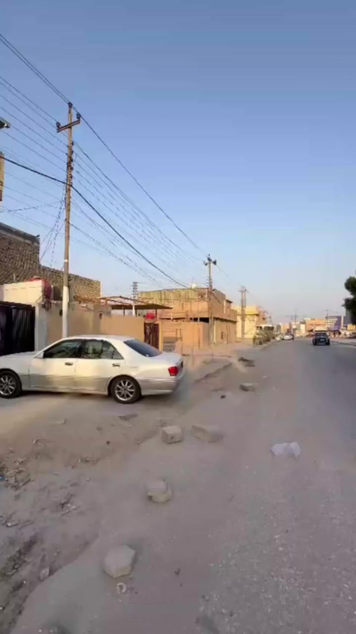 بيت لايجار 200 متر تجاري
حي المرحلين 
مقابل مديرية البلديات 
800 الف 
مقدمة 6 اشهر 
تصلح روضه او حظانه او شركة 
***********
