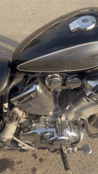 سلام عليكم
هارلي فيراكو للبيع 

كلاسك نيكلات كلها تلمع

400 مكينه 

دراجه تخبل بانزين كله محسن دهن جديد ادامه جديده 

بيها فقط صوت تفيلس 

شلعته معدله تخبل

كهربيات كلها شغاله 

ويها منفيس 

السعر:900 وبيها مجال 

رقم : ***********

مكان:الحسينيه
