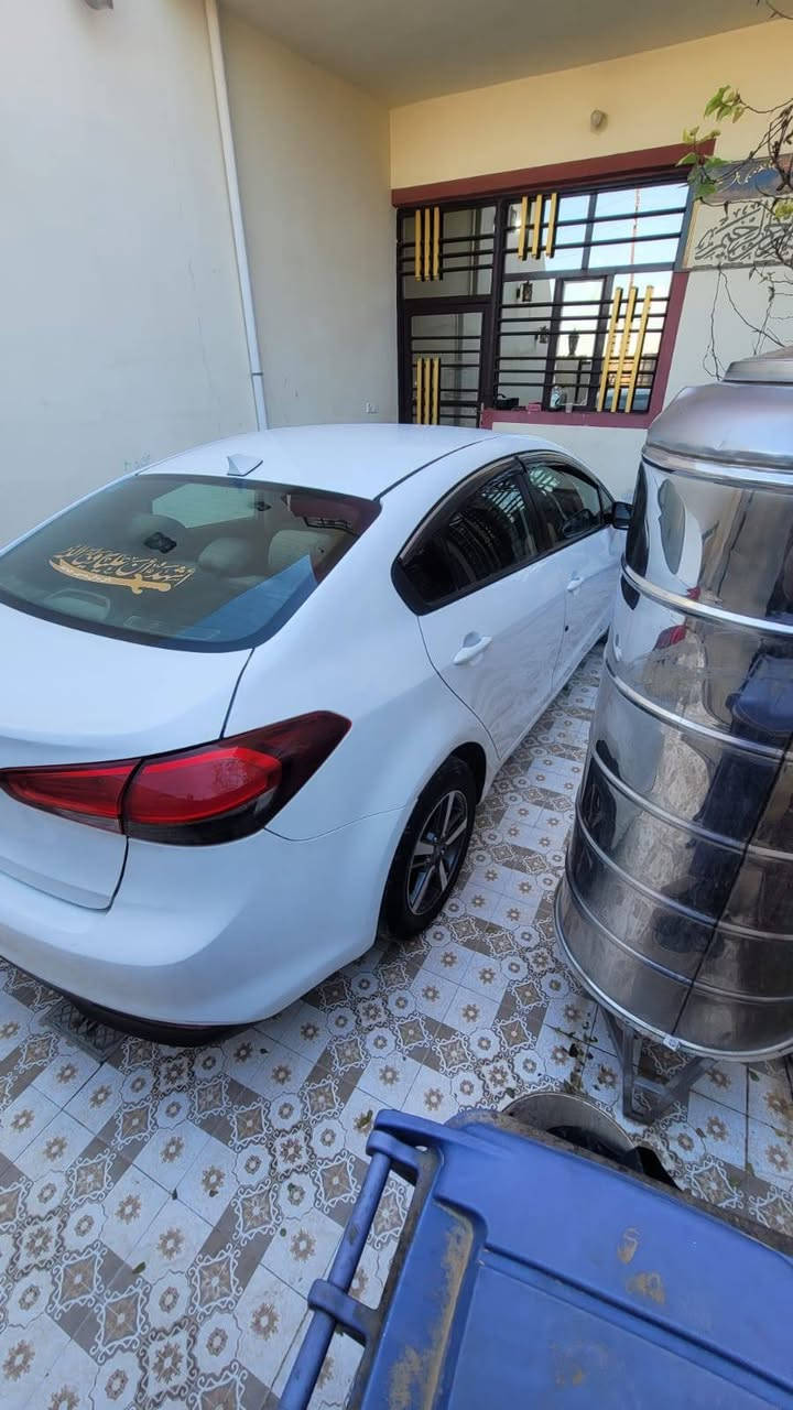 السلام عليكم للبيع فورتي موديل ٢٠١٧ وارد أمريكي لون ابيض السياره رقم بغداد سنويه لغاية ٢٠٢٩ محرك مامفتوح لاصرف ولا راجز تبريد تدفئه كله شغال طخم تأيرات جديد  حداديه خلفي امامي اعتبره شركة دوشمه جديده گاعيه وكشنات ماتصرف عليه ولا دينار بس نقل الملكيه بيه ٣قطع صبغ ونص بدون داخل
السعر ١١٢ وبيه مجال العنوان ديالى بعقوبه للتواصل الاتصال على الرقم *********** بعقوبة, ديالى
