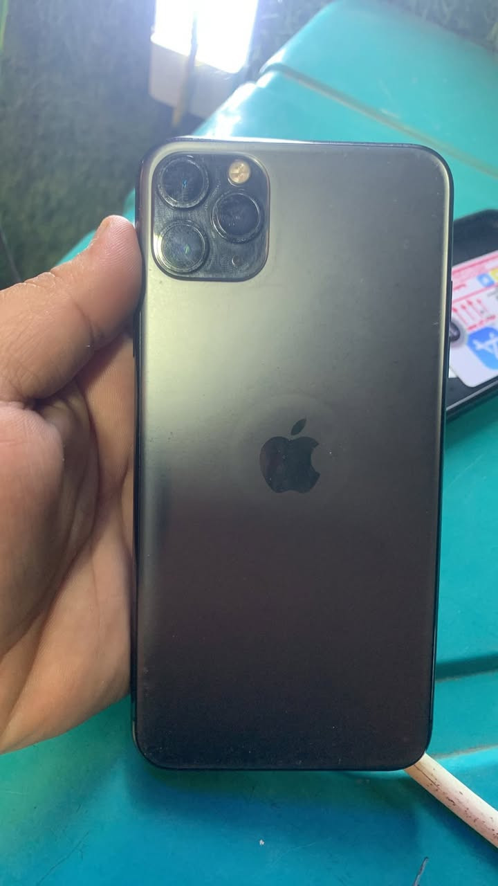 ‏iPhone 11 Pro Max للبيع النظافة 95% بطارية 100 تلفون حلو ومرتب_وكامل من كل النواحي واريد مراوس بأيباد￼￼


**إذا كنت صاحب هذا الإعلان وتريد حذفه لأي سبب، رجاءا أرسل رسالة إلى الدعم الفني**