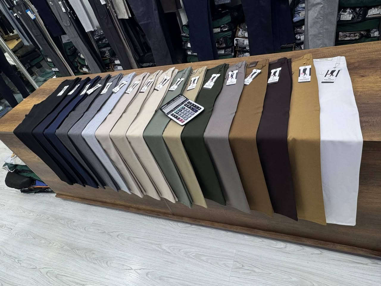 السعر البنطرون اقماش 18 الف فقط 
مجمع الدلوش سامراء حي الزراعه


**إذا كنت صاحب هذا الإعلان وتريد حذفه لأي سبب، رجاءا أرسل رسالة إلى الدعم الفني**