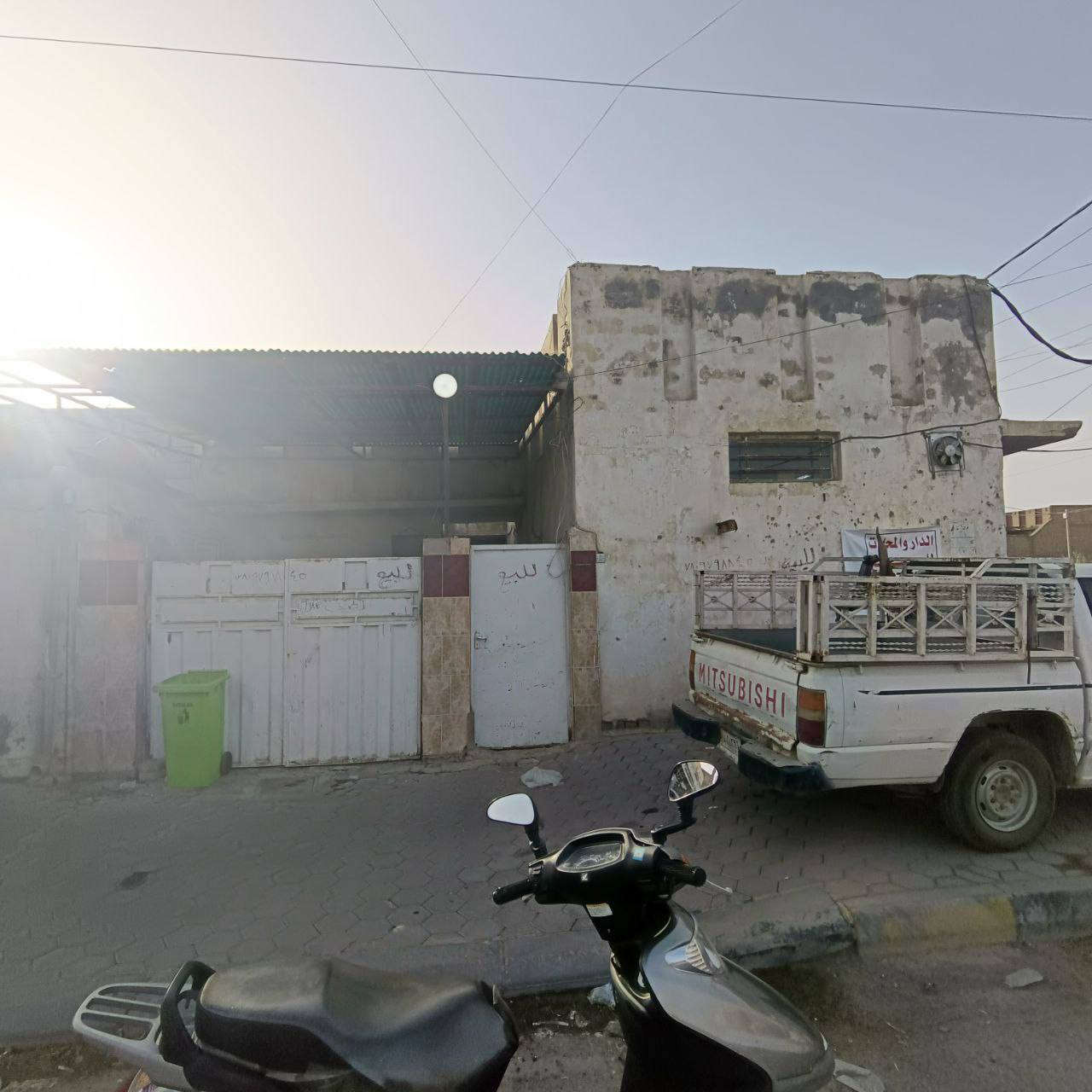 بيت مع محلات للبيع المساحه 300متر الواجهيه 15 النزال 29
الموقع: شارع الزهراء مقابل مرطبات بابا اشتريلي 
للاستفسار الاتصال ع الارقام 
***********
***********
***********
