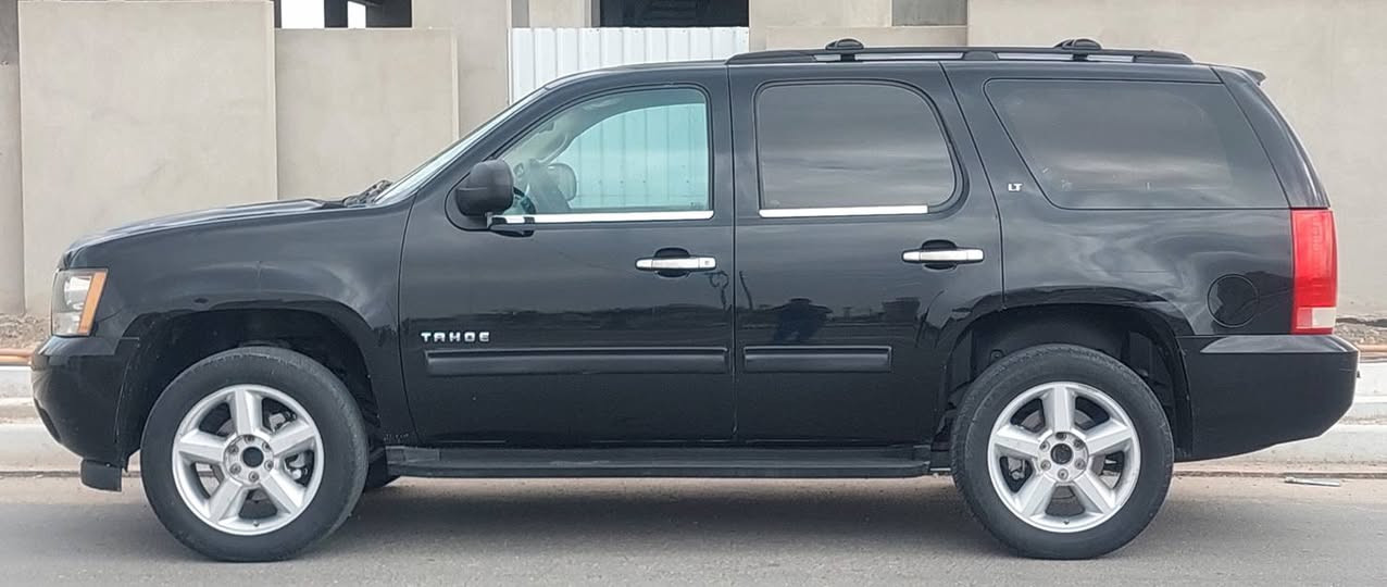 تاهو ادووووووات 
٢٠١٢ 
جديده وكلشي موضح بالصور 
صبغ قطعة وحده فقط فقط 
كفاله سرقه وعشاير وكص وفتح 
نقطة جراد مابيهه اصبانه مامحطوطه ع براغيهه 
يعني جديده كلش ونافضها من كلشي وكالة الغانم السعر ١٠٠ وبيهه مجال
اي استفسار واتساب هـ/  *********** 
مكاااااني بصره
