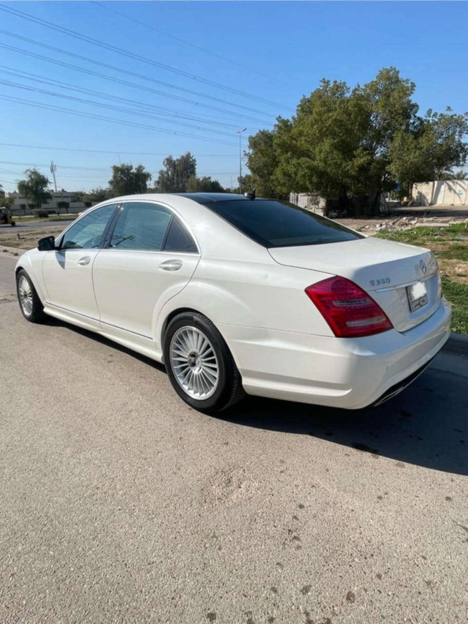 Mercedes Benz S class 
السيارة وارد خليجي استيراد شركة باجگير   S 350 
موديل 2011
عداد الكيلو متر 175الف حقيقي 
كير مكينة صدر كهربائيات كفالة بيهة مكانين صبغ كد شبر
ويل كب 19 تو سايز AMG مع طخم اطارات انتاج 25 
مواصفات السيارة معروفة
السعر 265 ورقة للبيع او مراوس حسب القناعة
للاستفسار الاتصال ع الرقم ***********

