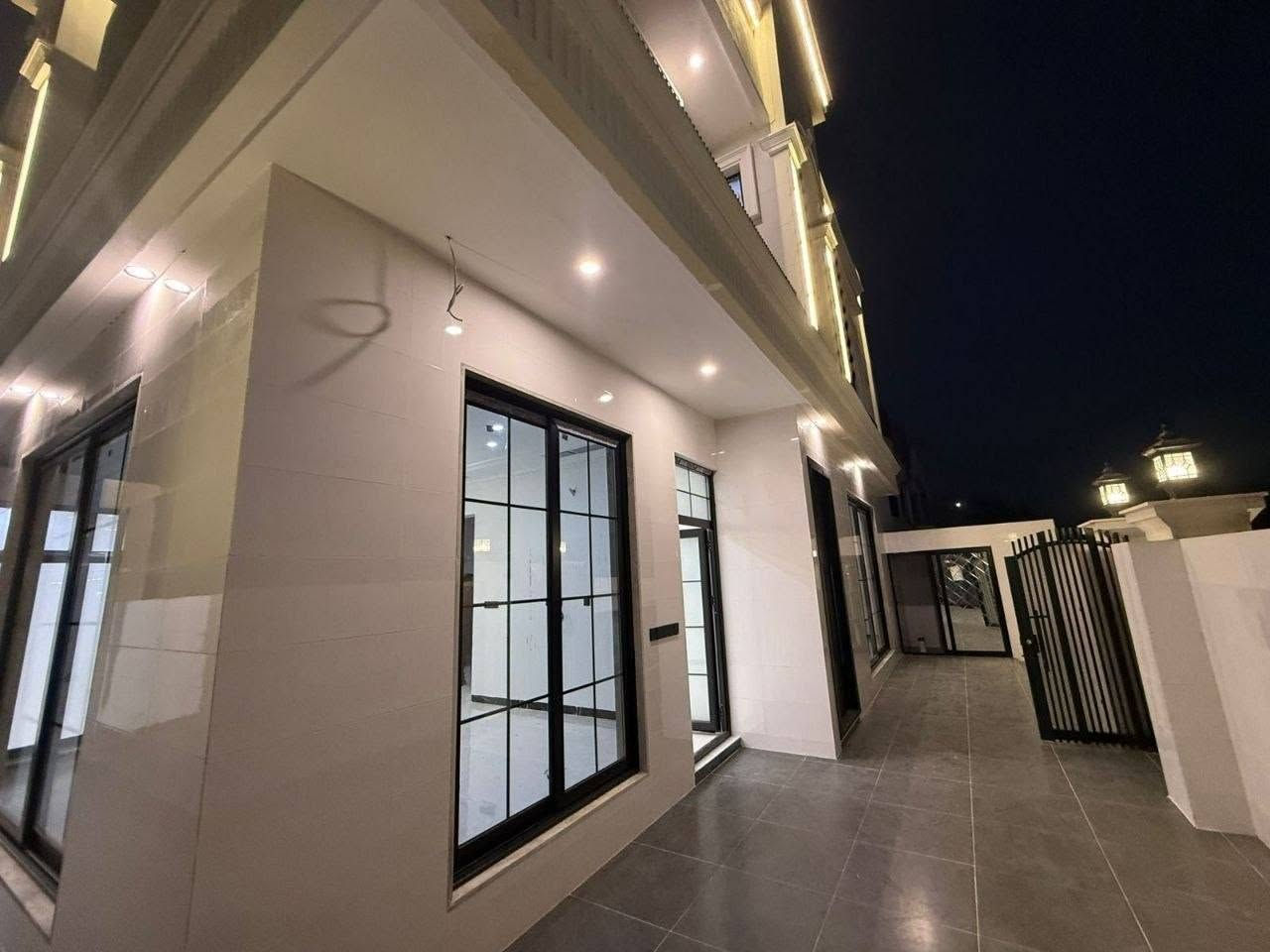 #عقارات_حبيب_علي  
🔸سند طابو يتسجل بإسم اي عراقي
📍أربيل-بيت للبيع 5حساروك قرب شارع 120M #مقابل_الحديقه_الرسميه ع شارع 20M

➖مساحة 160M طابقين ركن
يتكون⤵️
➖5غرف نوم 
➖استقبال-صاله-مطبخ-مجموعه صحيات-كراج
***********
***********
لمشاهدة الفيديو والسعر والباقي من العروضات ادخل للقناة رابط القناة👇
https://t.me/habeb2ali

#عقارات_اربيل #شقق_للبيع_اربيل #بيو_لبيع_اربيل  #فلل_للبيع_اربيل #مجمعات_سكنية_اربيل
 #عقارات_كردستان  
#استثمار_عقاري_اربيل #عقارات_بغداد_سليمانية_اربيل  #عقارات_شمال_العراق  

16 دفتر 50 ورقه
