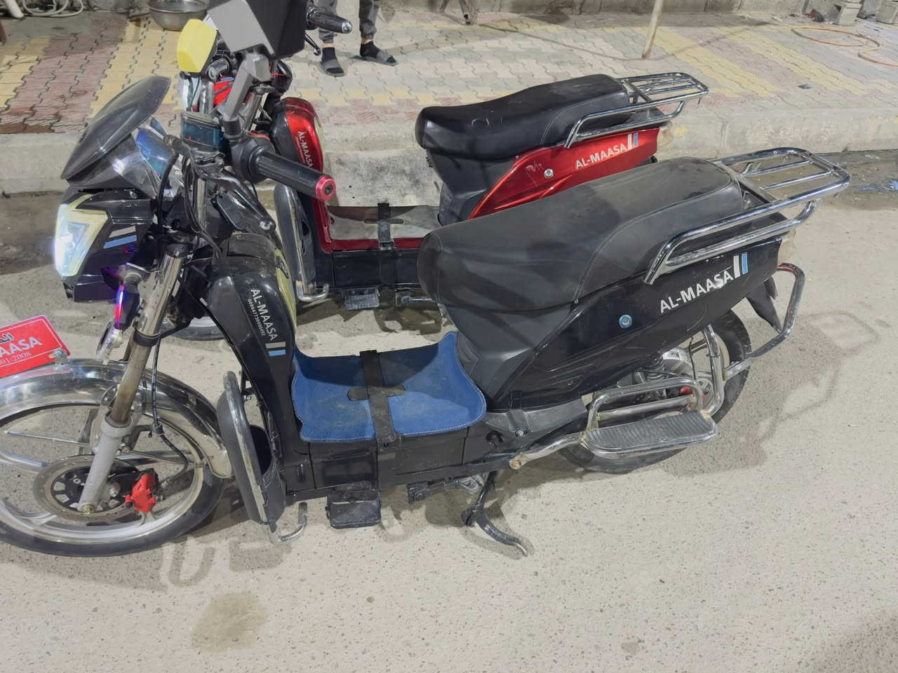 السلام عليكم هارليات ثنين بطاريات الأحمر زينات عالفحص بطاريات الأسود بيهن نفخه خيط واحد فول نظيفات مابيهن شي واكف
سعر الواحد 350 وبي مجال
مكاني الجولان
‭0750 295 1205‬
‭0780 201 9267‬
