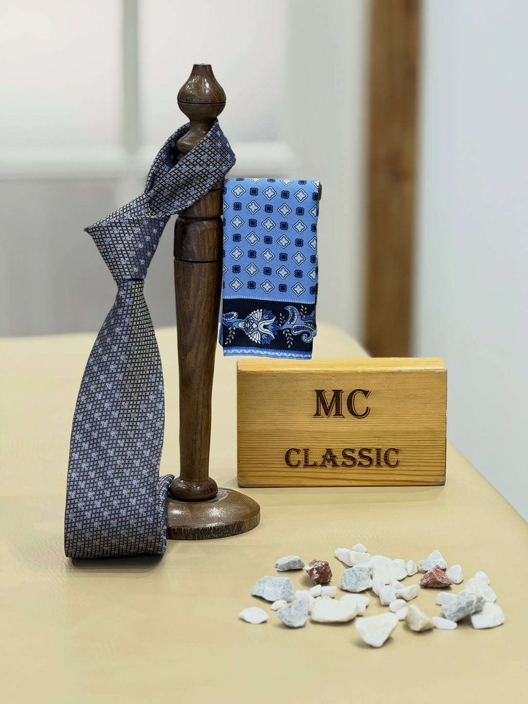 ⁨	⁨	⁨	⁨	‏ MC CLASSIC ‏ ⁨	⁨	‏ 
  الأناقة _تبدي _من_ أول _خطوة

⚜️رباط  وكاله MC CLASSIC
⚜️الطول : 160سم
⚜️العرض : 7 سم 
⚜️السعر : 25الف 
⚜️الصناعه : تركي

‏‎للحجز او الاستفسار مراسلتنا على الصفحه
اومراسلتنا واتساب  *********** .  ***********
تلكرام :- https://t.me/mcclasic
انستكرام :- https://www.instagram.com/mc_classic79?igsh=MWZuc3Z2b2YycGNwOA%3D%3D&utm_source=qr
تيك توك :- https://www.tiktok.com/‪‪‪‪‪‪‪@mcclassic79‬‬‬‬‬‬‬?_t=8kdkCdce82f&_r=1
سناب جات :- https://t.snapchat.com/QEyQBMCC
#العنوان
 بغداد - كرادة داخل -فرع صيدليه جوهره ابن حيان 

اوقات الدوام من 10 صباحا الى 12 ليلاً
🔴 يوجد #توصيل بغداد وكافة المحافظات 
بغداد 🚕  5 الف  المحافظات 🚗 5 الف⁩⁩⁩⁩⁩⁩
