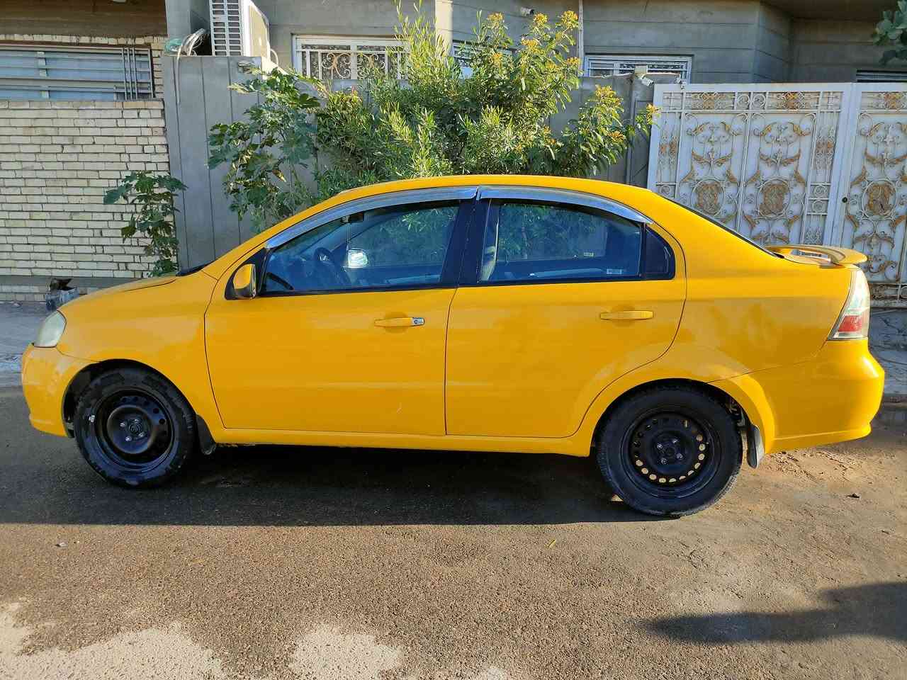 سلام عليكم
افيو مديل 2009 اوتو 
رقم انكليزي جديد
رقم بغداد راعيهه موجود بكربلاء والسياره موجوده في كربلاء
بيهه جم طخهه ومصبوغه حزام جماليه
خابطه لكن مابيهه حماوه ابدا وكما موضح في الفيديو نكره سلف 
السعر 35 ورقه بيهه مجال بسيط 
***********
