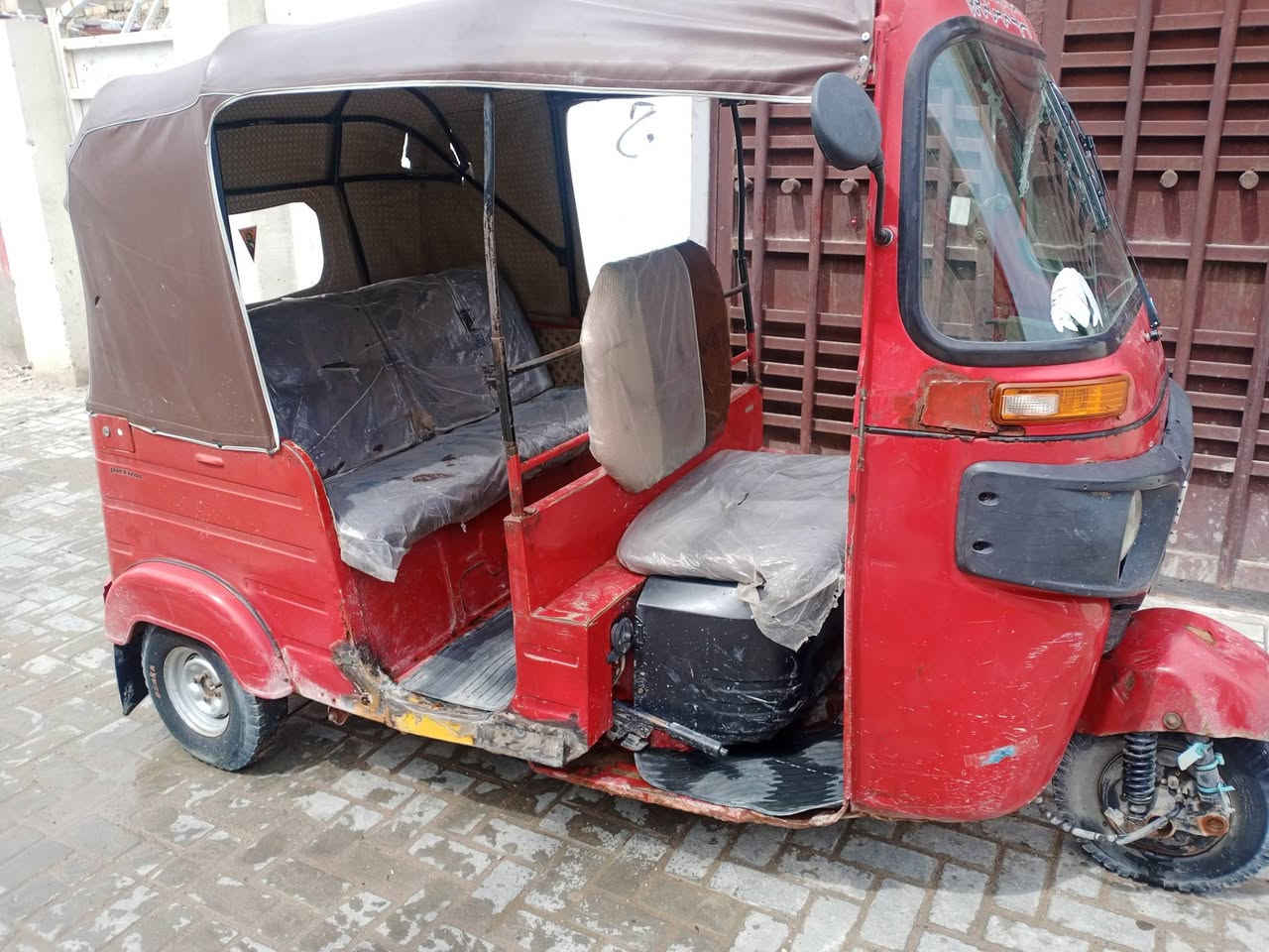 سلام عليكم عندي تكتك موديل ١٧اوراق اصوليه محرك مال٢٠ سعر3300وبيه مجال مكان بغداد شرطه الرابعه رقم ***********
متواجد على واتساب فقط
