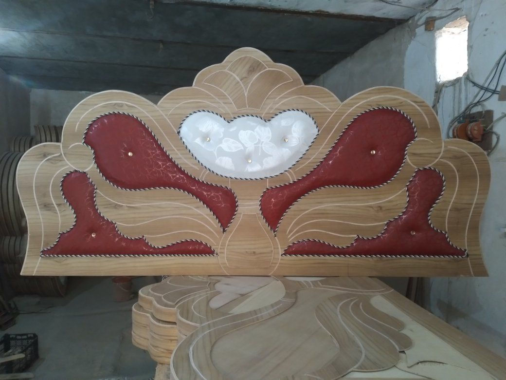 متوفر تاج جرباية غرف نوم جملة 
شغل عراقي 
مكاني الحلة 
***********
