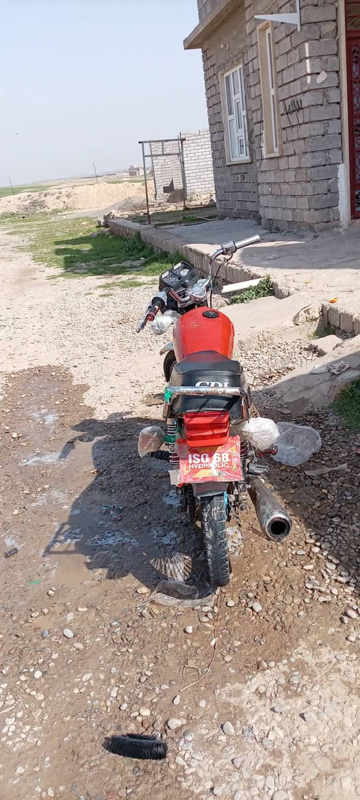 السلام عليكم مطار بارت باب اول موتور شادو عينه جديده عنوان ناحيه الشورى السعر 200  هذا رقمي 2018 ***********
