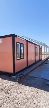 كرفان للبيع كلش نضيف  يحتوي على غرفه عدد 2 وحمام  السعر 20 ورقه وبي مج...