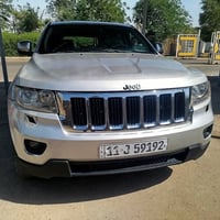جيب موديل ١٢ امريكي اني مكلف بالنشر ماعندي اي معلومه عن حادث  السيارة ...