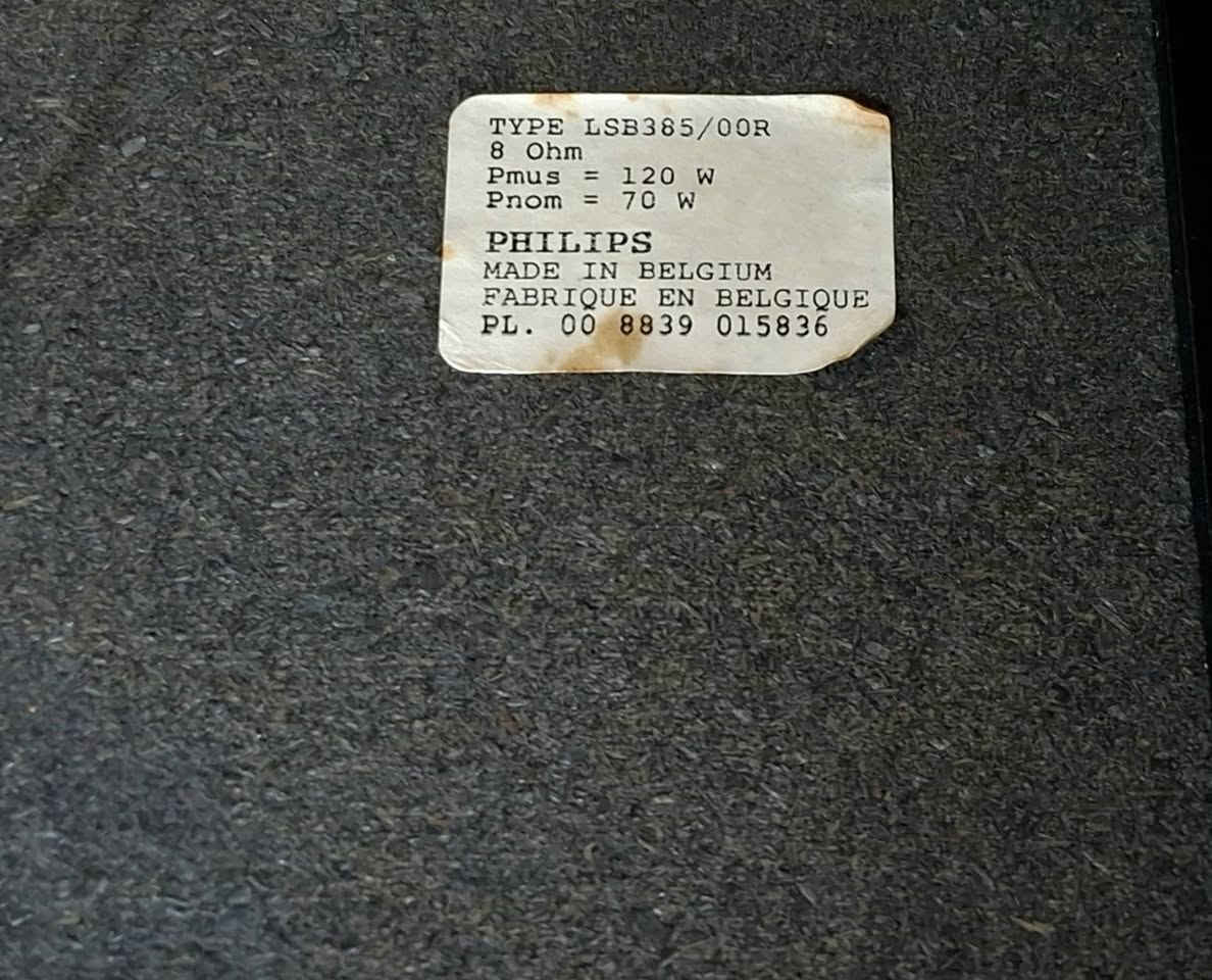 PHILIPS SYSTIM SOUND
فلیبس سستم اسود حجم لارج
امبلیفایر و رادیو
 دك دبل كاسیت و سماعات
یابانی الصنع
امبلیفایر یخرج 4 سماعات 
واط 160 
دك دبل كاسیت بی نظام دولبی سستم 
سماعات لكل تك 120 واط و 8 اوم 
واتس اب / ***********
مكانی اربیل یوجد وصیل
