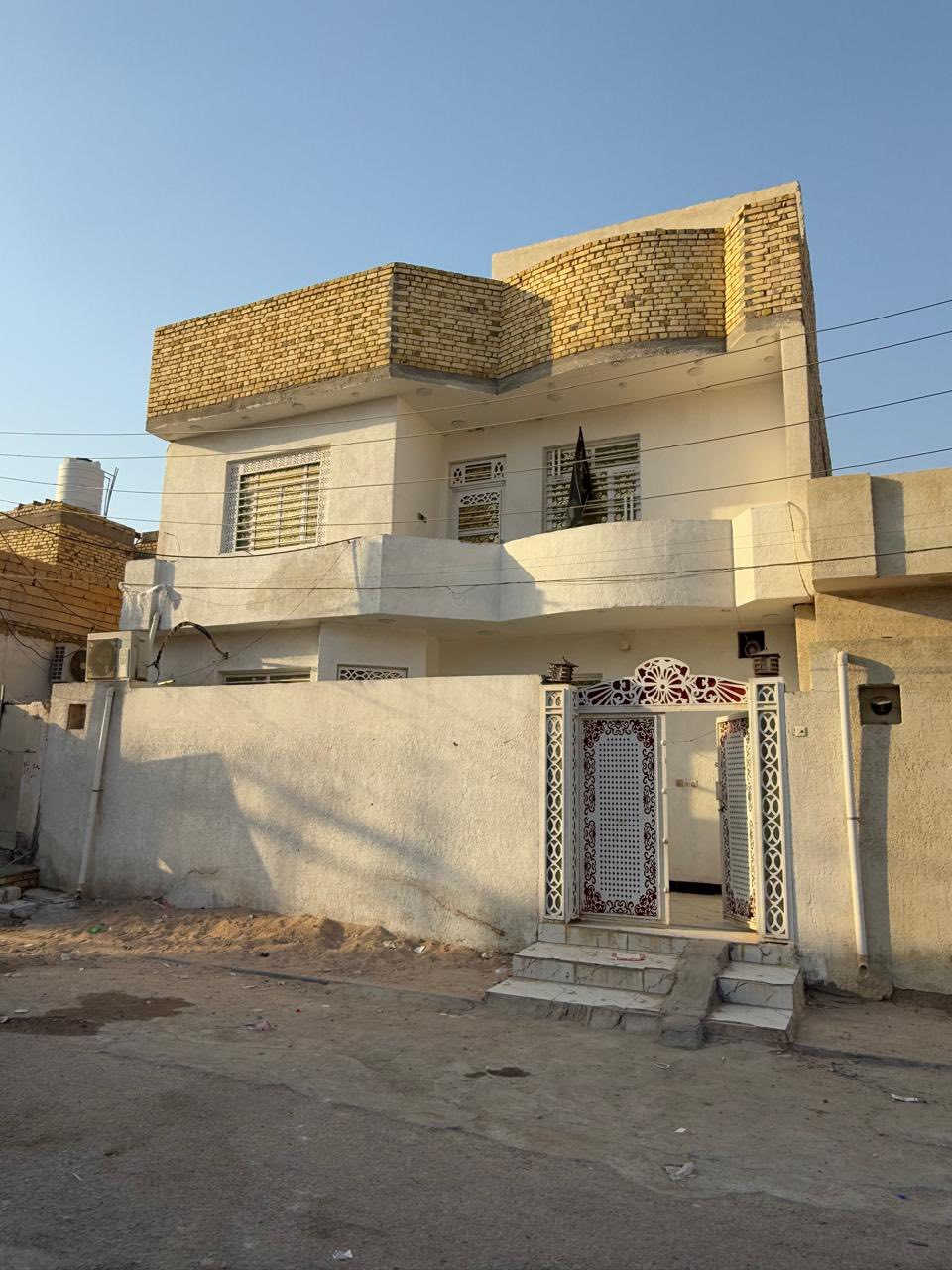 سلام يوجد دار لبيع فول  قاطين المساحه ١٢٠ م مربع العنوان ام غربه قرب فرن صمون. تاج دين بيت كامل كله صب اي ستفسار لاتصال ***********
