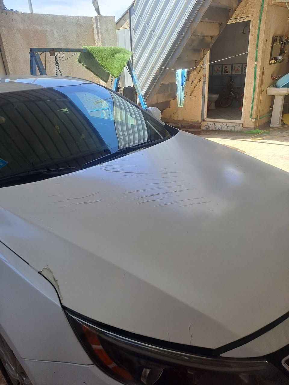 السلام عليكم عندي كيا اوبتيما ٢٠١٥ وارد امريكي حادث بنيد وبارد بالجنطه ماشيه ١٦٥ السعر ١٠٥ وبيه مجال بسيط للجيه رقم ***********
