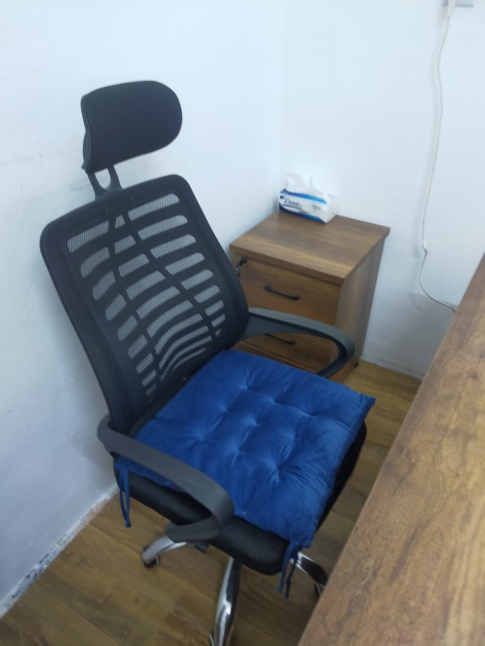 غراض مكتب للبيع الاتصال على ***********
